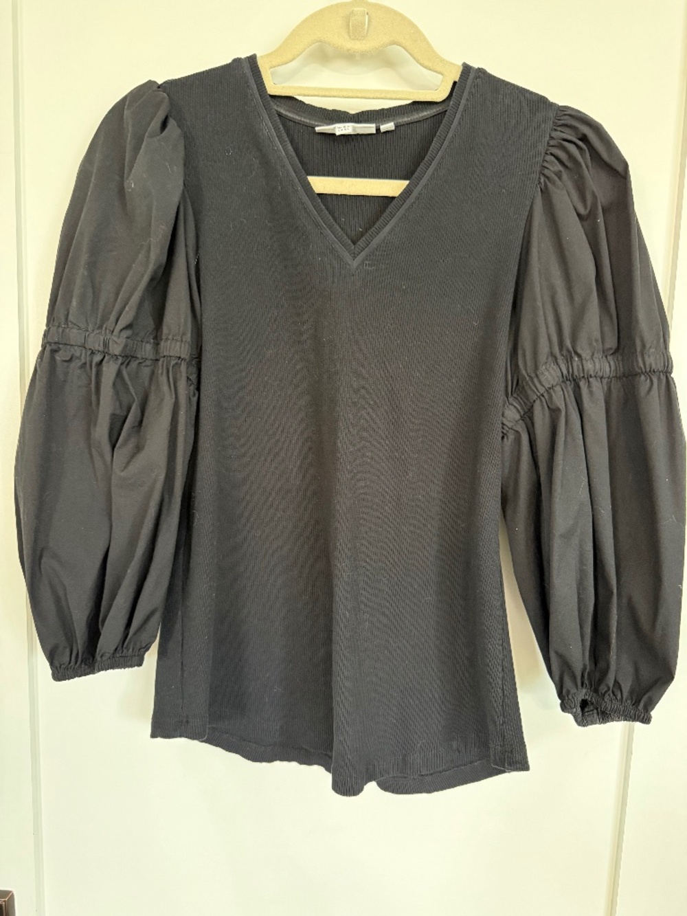 Black Ribbed Puff Sleeve V-Neck Top Balloon Sleeve Blouse Chico's Size 1 (US 10)